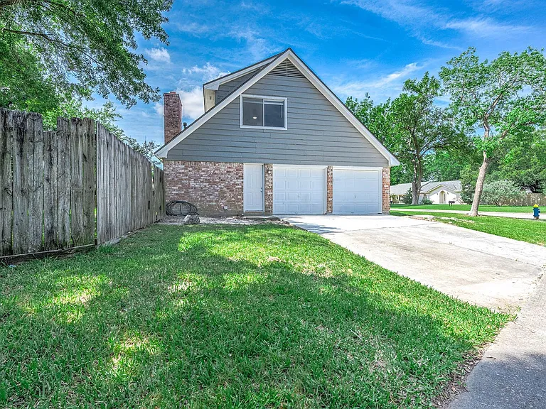 9014 Landwood Dr — Photo 5