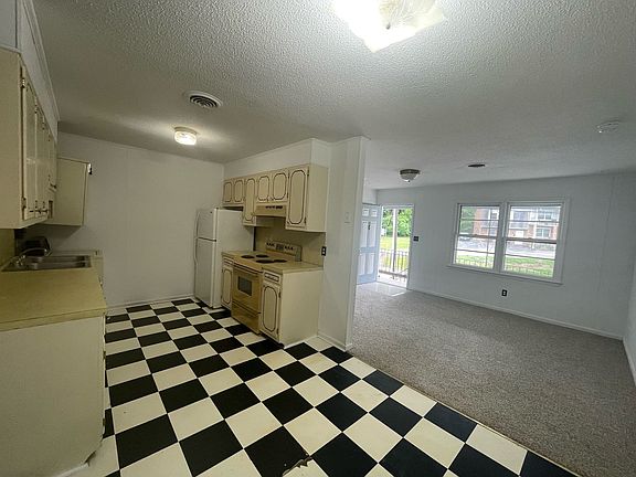 4th image of 416 Audubon Dr #4