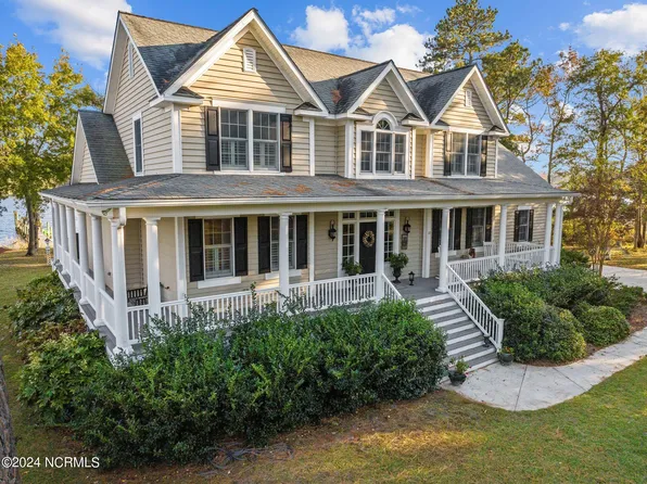104 Overlook Court E, Grantsboro, NC 28529