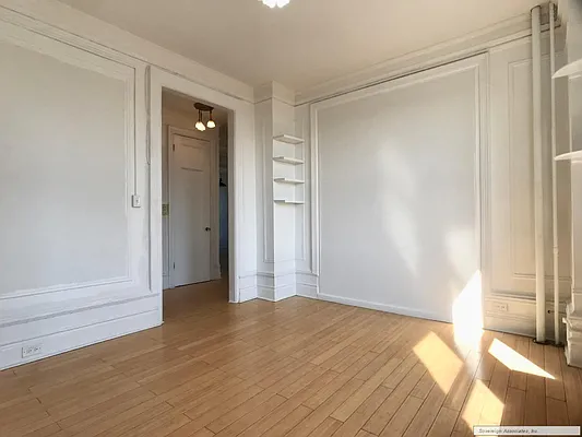 Rented by Sovereign Associates | media 14