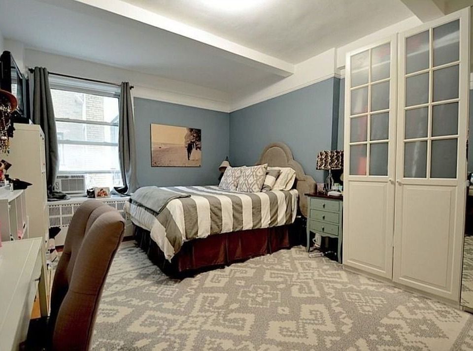 1st image of 200 W 70th St APT 14B