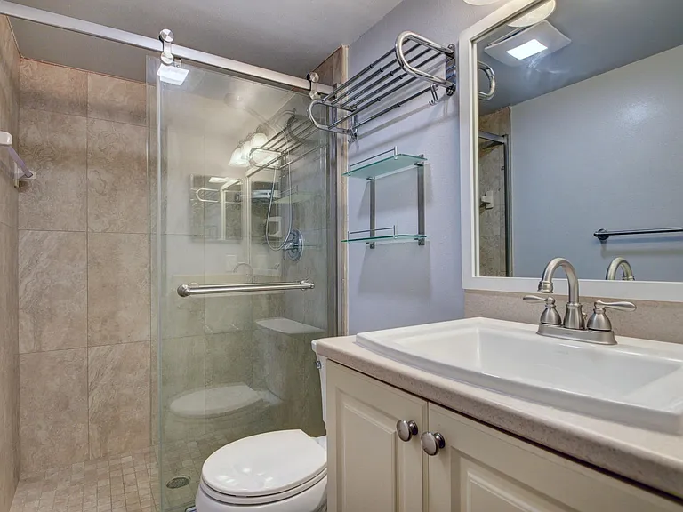 890 N Federal Hwy #103 — Photo 34
