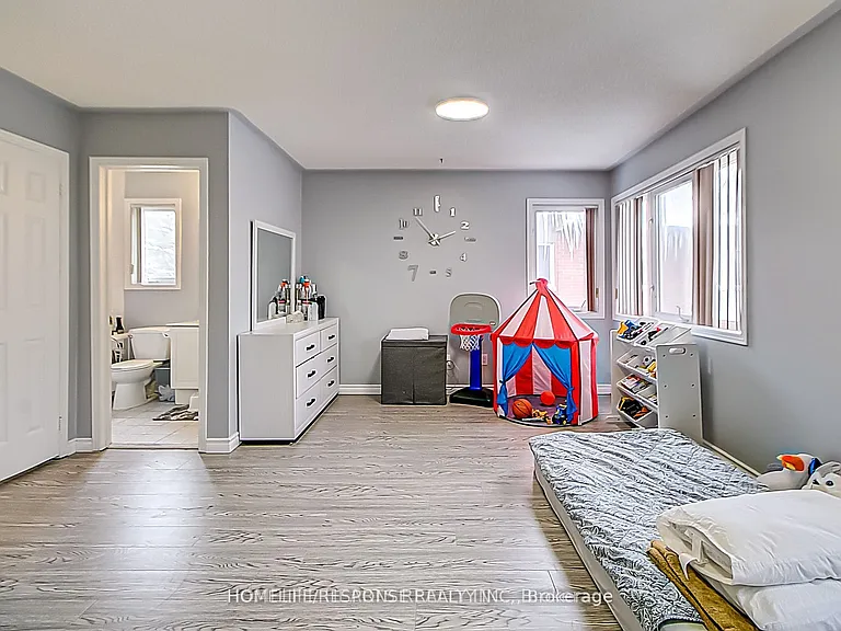 29 Rosebank Dr #911 — Photo 20