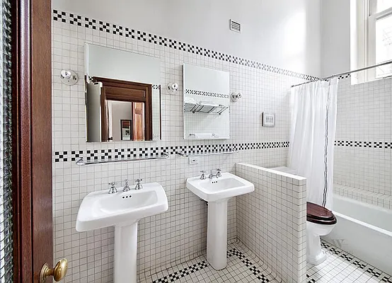 Sold by Warburg | media 21