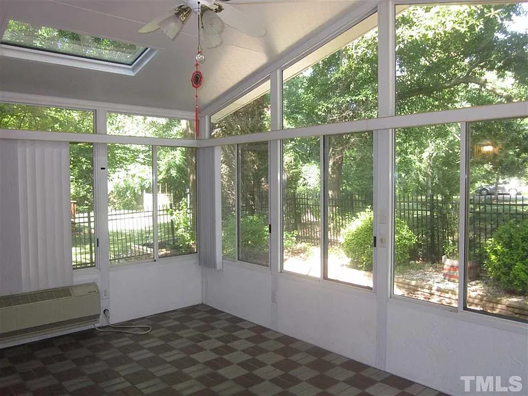 3407 Shady Creek Dr — Photo 12