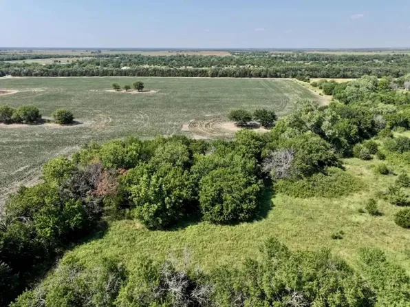 501 SW 200th St, Douglass, KS 67039