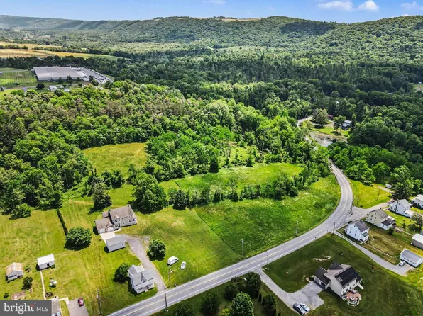 372 S Good Spring Rd, Hegins, PA 17938