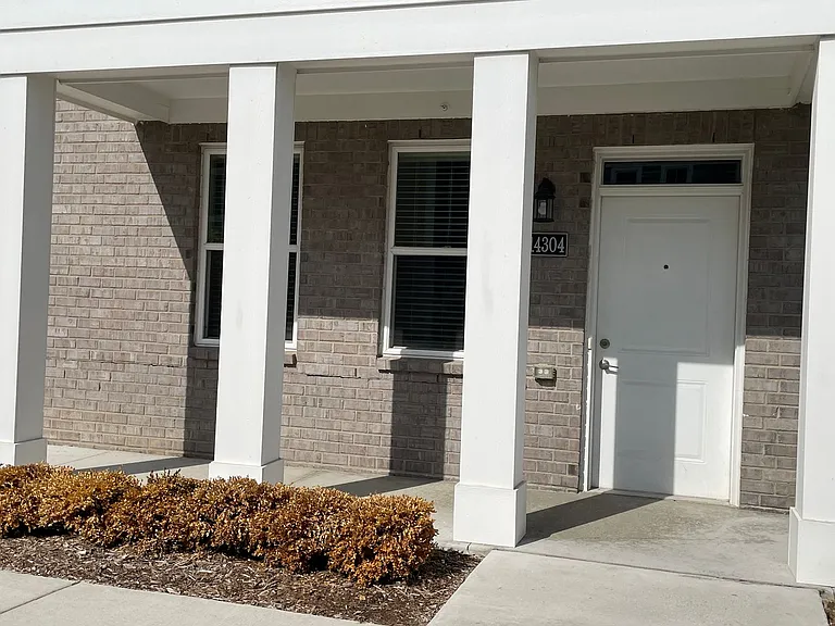 14304 Wexford Dr — Photo 3