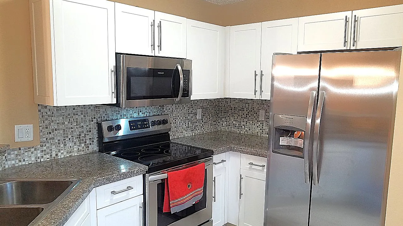 4718 SW 13th Court — Photo 2
