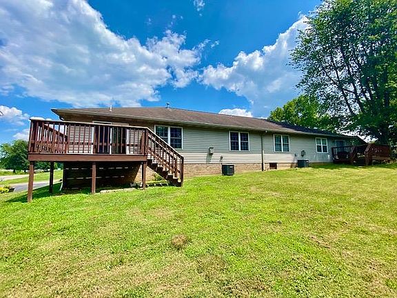 3rd image of 4033 Pine Dr