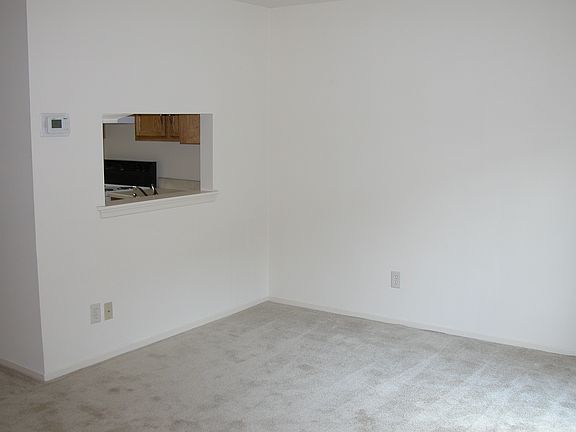 3rd image of 9871 Brookridge Ct