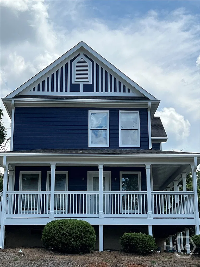4 bed, 2.5 bath, 1500 sqft, $2,100 — Photo 2