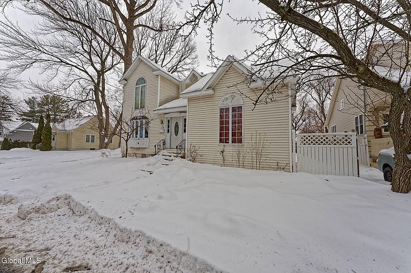 5th image of 159 Lorraine Avenue