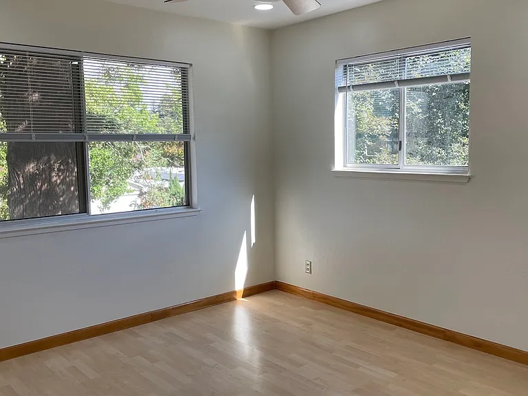 1240 Oak Knoll Dr — Photo 43