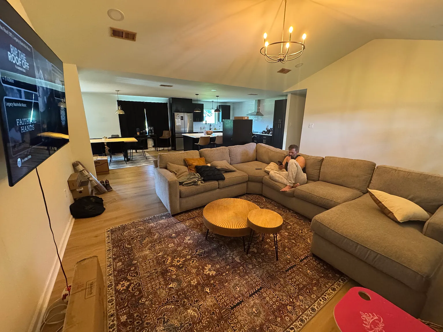 3 bed, 1800 sqft, $2,400 — Photo 3