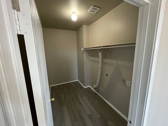 3rd image of 6532 Plainview Ct
