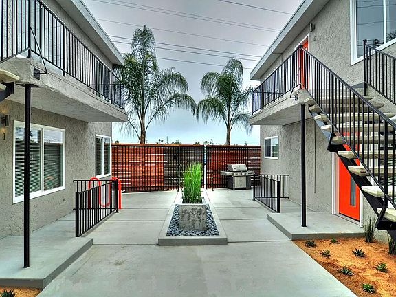 5th image of 4440 Boundary St APT 10