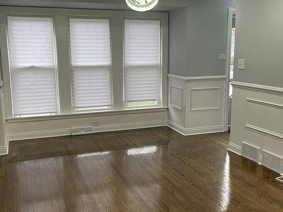 2nd image of 10037 S Hoxie Ave