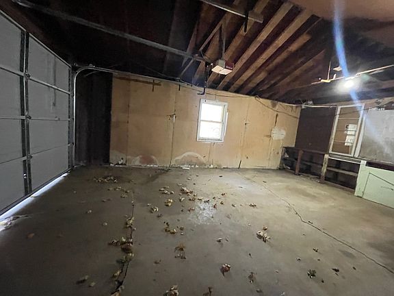 4th image of 2511 N Hilltop Ct