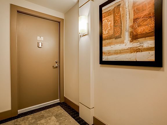 4th image of 900 Warren Ave N APT 300