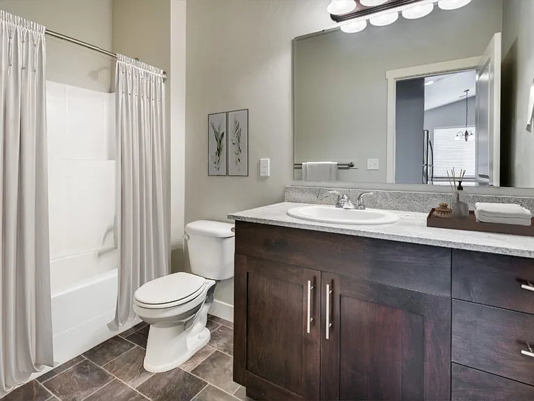 Eagle River Apartments — Photo 35