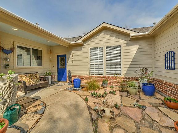 3rd image of 2302 Turtle Creek Dr