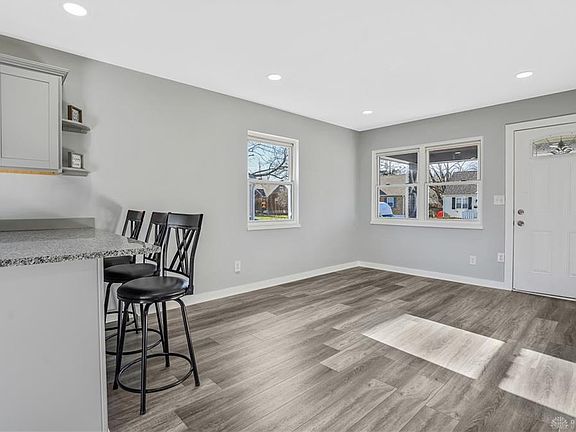5th image of 2516 California Ave