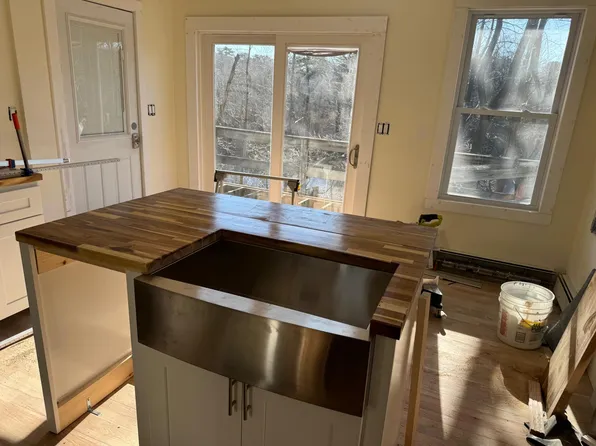 (undisclosed Address), Riverhead, NY 11901