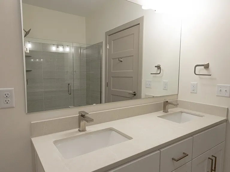 Allure Apartments — Photo 48