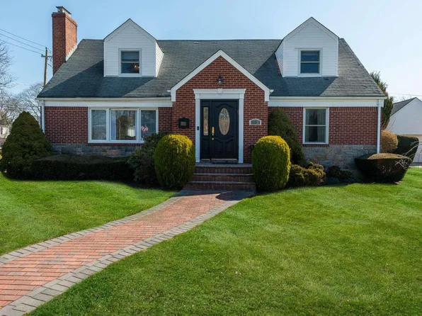 131 Lincoln Street, Garden City, NY 11530