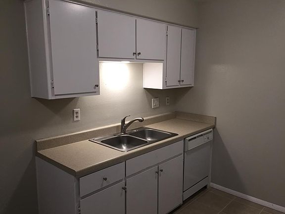 5th image of 12409 Manitoba Dr NE APT A