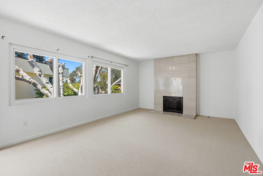3 bed, 2.0 bath, 1500 sqft, $4,000 — Photo 1