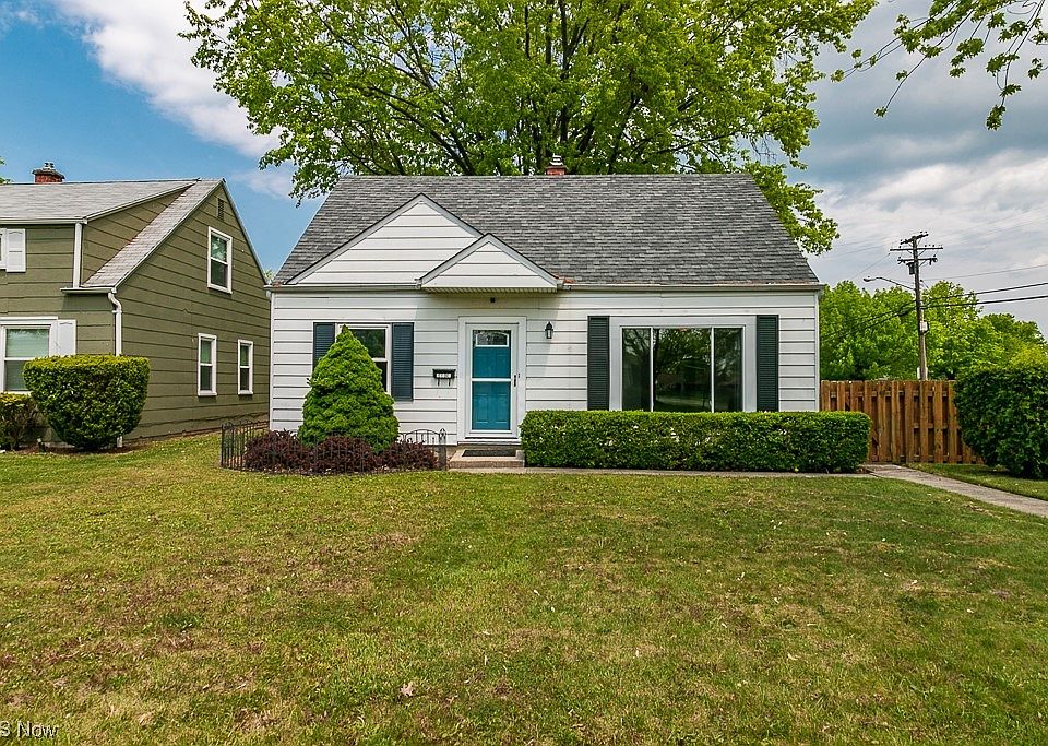1st image of 27191 Farringdon Ave