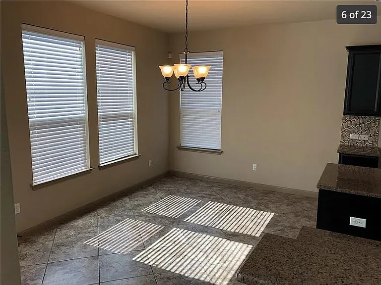 10501 Luke Ct — Photo 8
