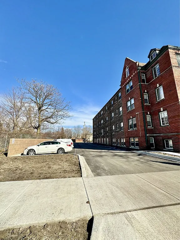 Hubbard — Photo 2