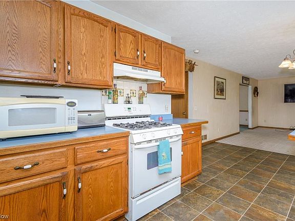 5th image of 11091 Cottingham Cir NW