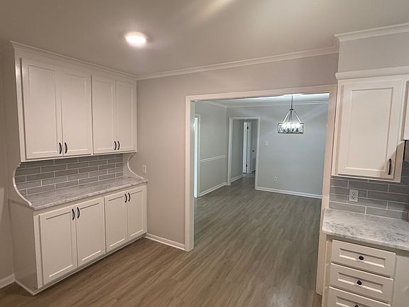 5th image of 415 Orleans St