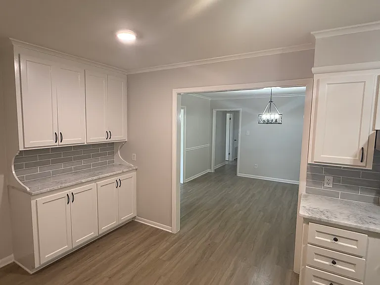 413 Orleans St — Photo 7