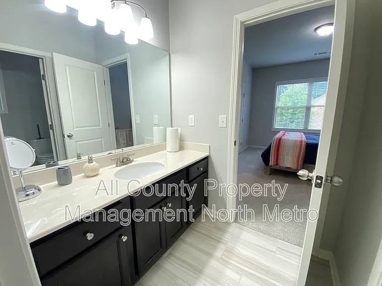 3112 Avenel Ct — Photo 10