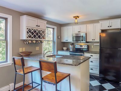 12 Moonlight Dr, Newmarket, NH, 03857