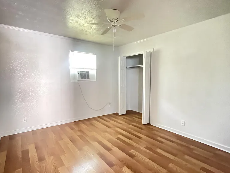 5689 Atlee Ave — Photo 10