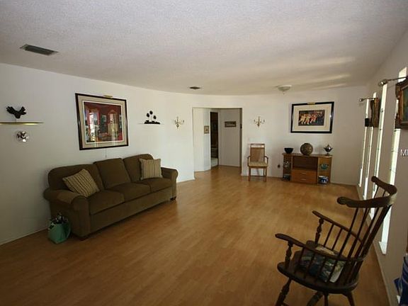 4th image of 1012 Oakview Ave