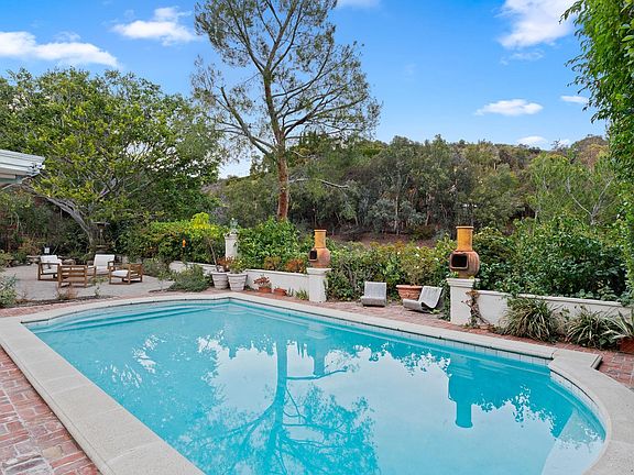 2nd image of 10213 Cielo Dr
