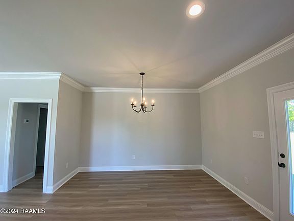 3rd image of 118 Oak Haven Dr