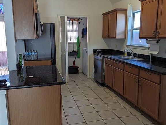 4th image of 38 Hollycrest Blvd