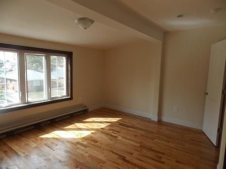 4th image of 1645 E 91st St