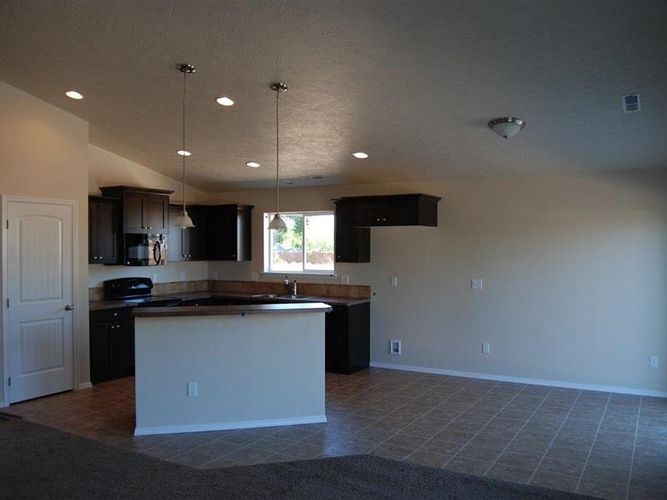 2nd image of 4377 Lochsa Riv