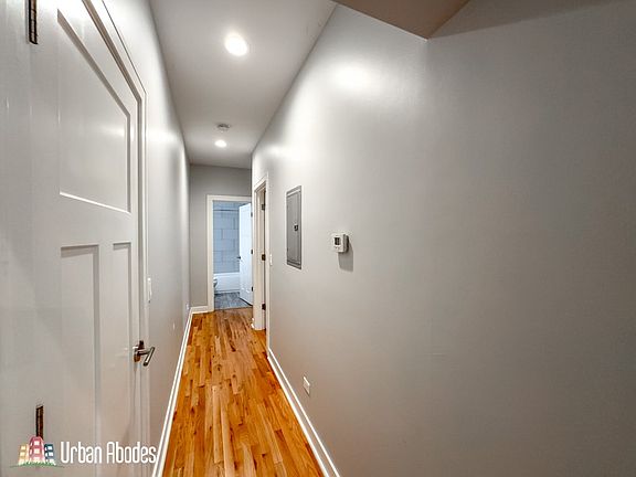 5th image of 1929 W Montrose Ave #1S-A