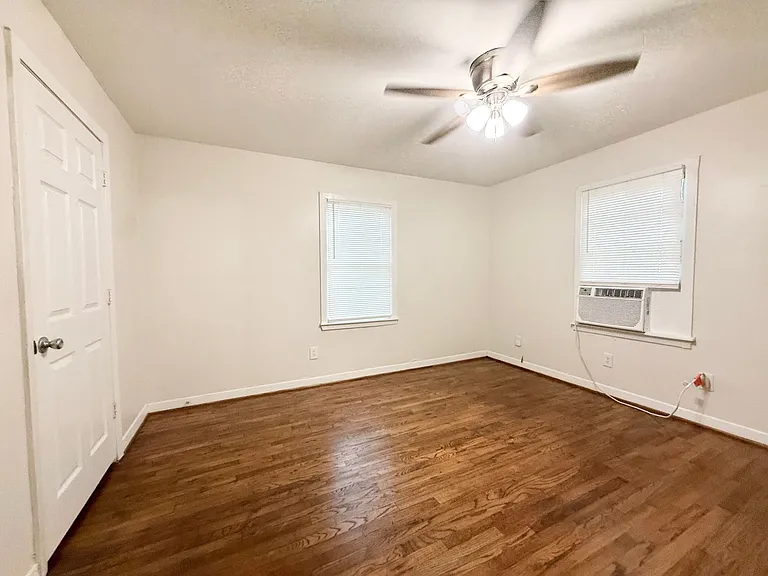 824 S Anderson St — Photo 11