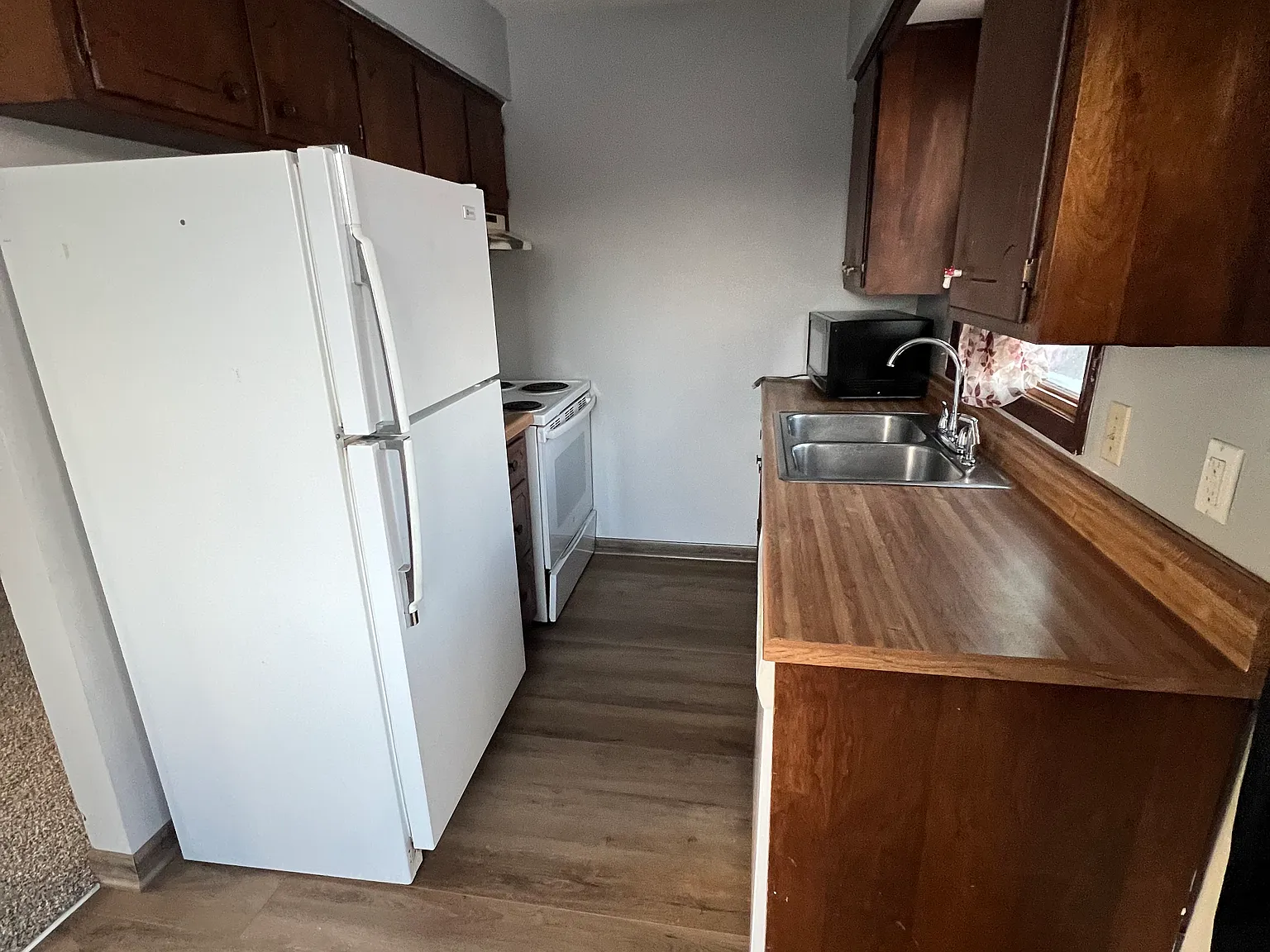 2 bed, 800 sqft, $1,050 — Photo 1